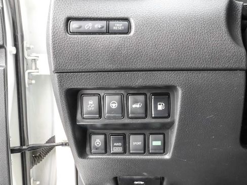 Used 2020 Nissan Rogue SL w/ Premium Package image 20