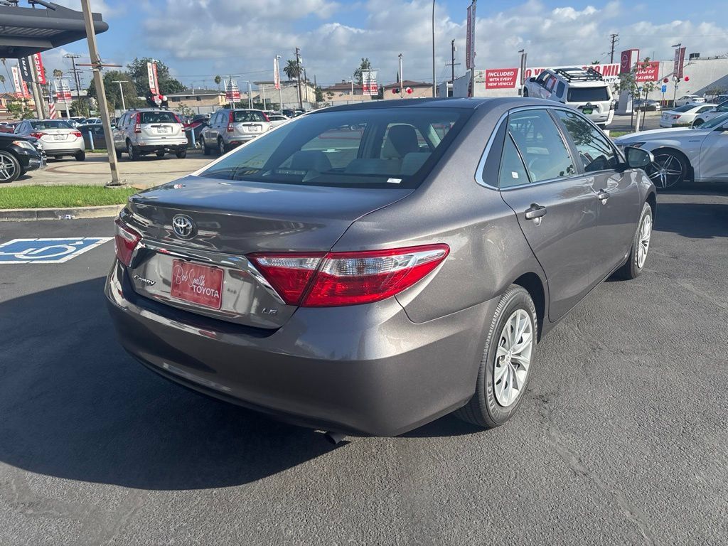 Used 2017 Toyota Camry LE FWD image 4
