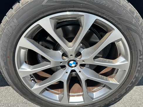 Used 2024 BMW X5 xDrive40i w/ Premium Package AWD/4WD image 13