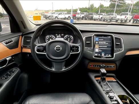 Used 2021 Volvo XC90 T6 Momentum AWD/4WD image 6