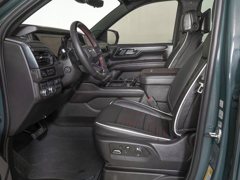 Used 2025 GMC Yukon XL AT4 Ultimate image 17