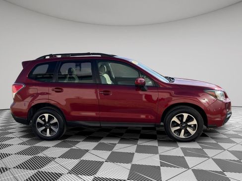 Used 2018 Subaru Forester 2.5i Premium w/ All-Weather Package image 12