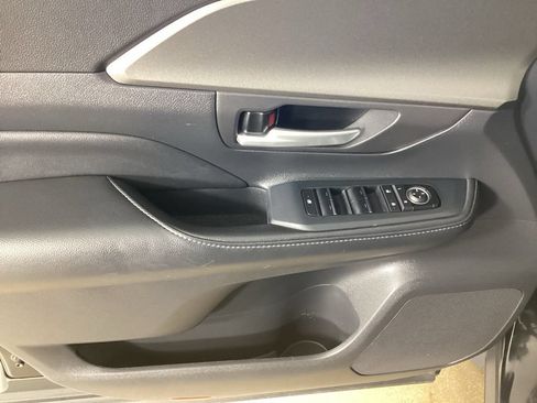 Used 2025 Toyota Grand Highlander AWD Hybrid image 13