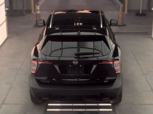 Certified 2025 Nissan Kicks SR FWD image 7