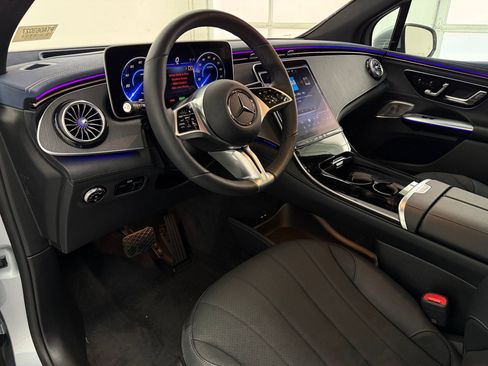 New 2026 Mercedes-Benz EQE 320 4MATIC SUV image 4