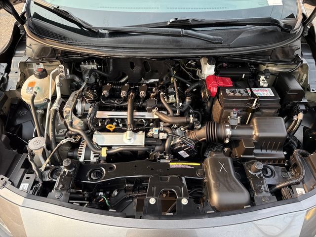 Used 2024 Nissan Versa SR FWD image 27
