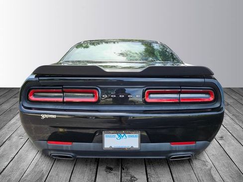 Used 2016 Dodge Challenger SXT RWD image 4