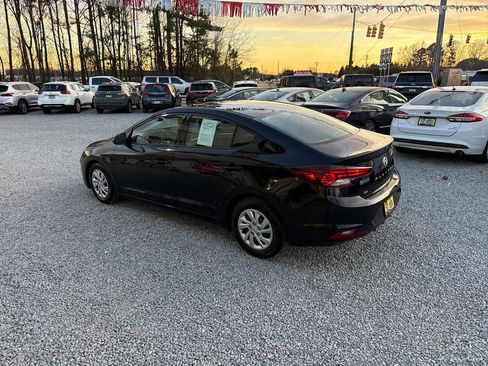 Used 2020 Hyundai Elantra SE w/ Cargo Package (C1) image 3