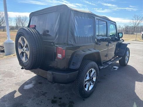 Used 2017 Jeep Wrangler Unlimited Sahara w/ Connectivity Group image 6