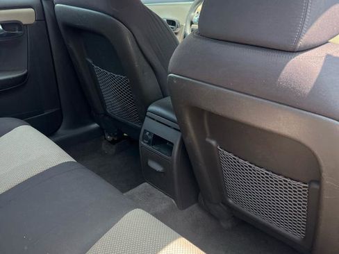 Used 2011 Chevrolet Malibu LS FWD image 7