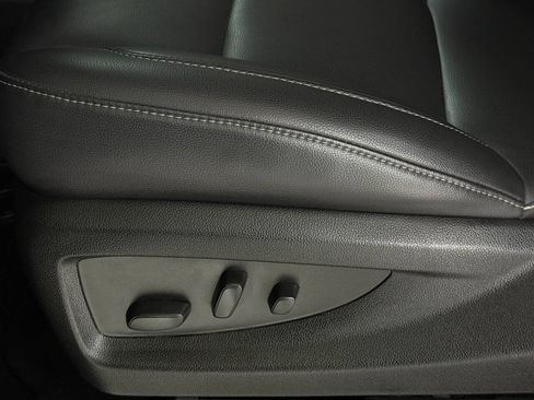 Used 2018 Chevrolet Tahoe LT RWD image 48