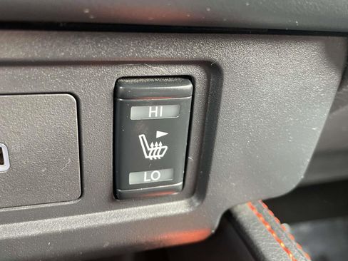 Used 2022 Nissan Frontier PRO-4X image 18