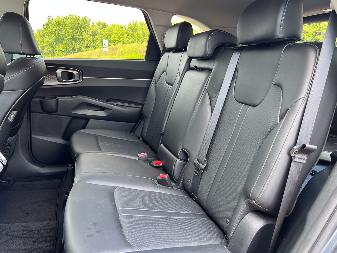 Used 2022 Kia Sorento S FWD image 31