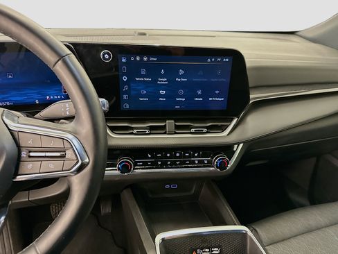 Used 2025 Chevrolet Equinox LT w/ Convenience Package II image 26