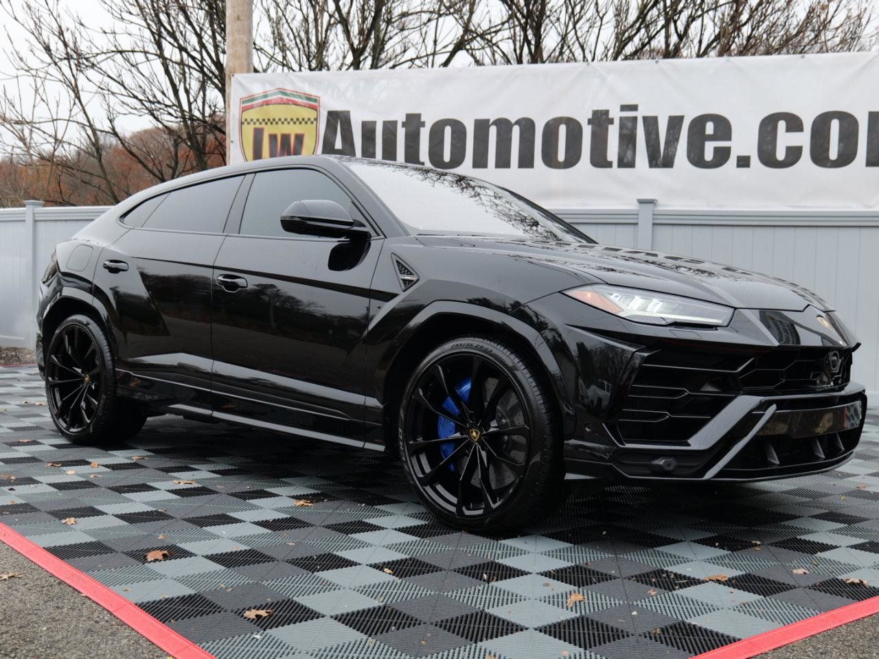 Used 2021 Lamborghini Urus AWD/4WD image 2