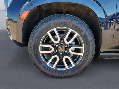 Used 2023 GMC Yukon AT4 w/ AT4 Premium Package image 14