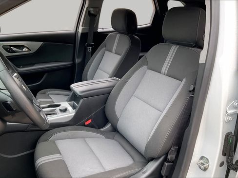 Certified 2024 Chevrolet Blazer LT w/ Convenience Package FWD image 9