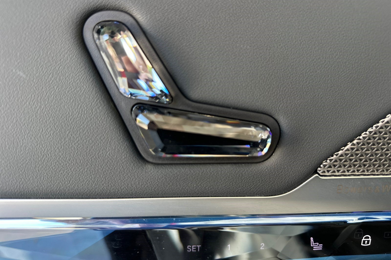 Certified 2024 BMW i7 xDrive60 RWD image 14