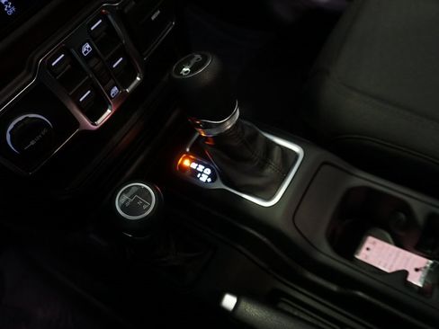 Used 2020 Jeep Wrangler Unlimited Sport image 16