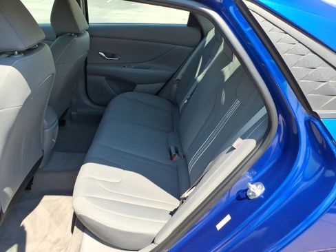Used 2024 Hyundai Elantra SEL FWD image 6
