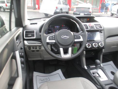 Used 2018 Subaru Forester 2.5i Limited AWD/4WD image 11