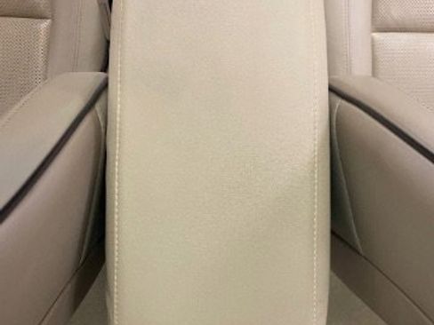Used 2020 Jeep Grand Cherokee Overland RWD image 24