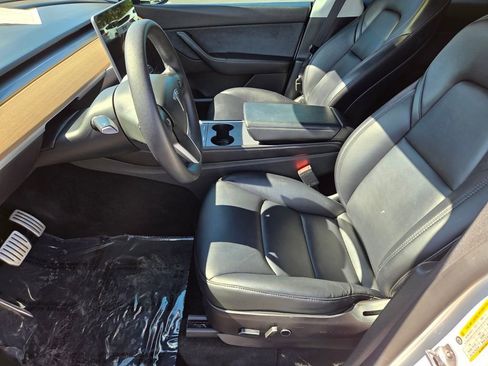 Used 2022 Tesla Model Y Performance image 10