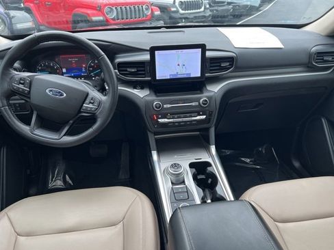 Used 2020 Ford Explorer XLT w/ Equipment Group 202A image 18