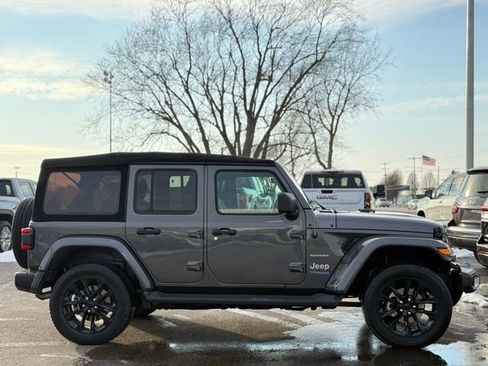 Used 2022 Jeep Wrangler Unlimited Sahara w/ Cold Weather Group image 31