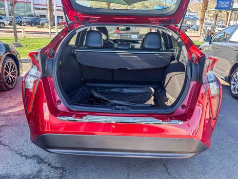Used 2016 Toyota Prius Four w/ Advanced Technology Package image 13