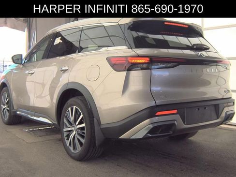 Used 2023 INFINITI QX60 Sensory w/ Vision Package image 2