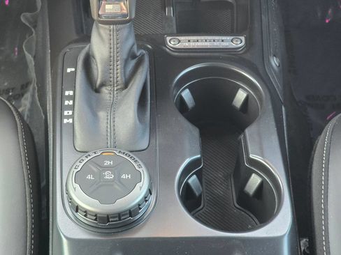 Used 2025 Ford Bronco Outer Banks AWD/4WD image 36