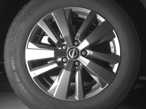 Used 2025 Nissan Pathfinder SV image 15