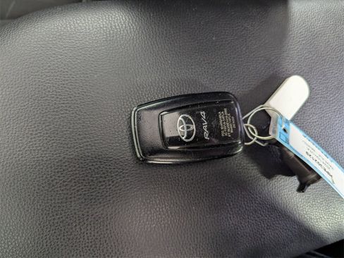 Used 2024 Toyota RAV4 XLE image 27