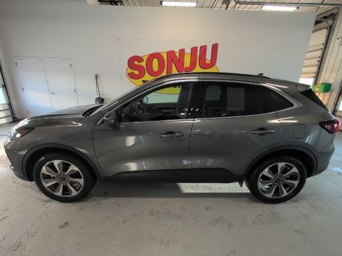 Certified 2024 Ford Escape Platinum image 2