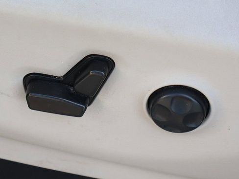 Used 2021 Chrysler Pacifica Touring-L image 20