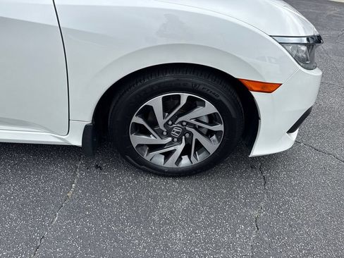Used 2018 Honda Civic EX image 13