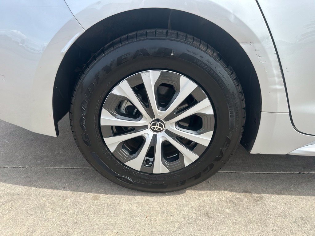 Used 2022 Toyota Corolla LE FWD image 36