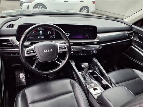 Used 2023 Kia Telluride S image 11