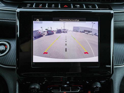 Used 2024 Jeep Grand Cherokee L Laredo image 23