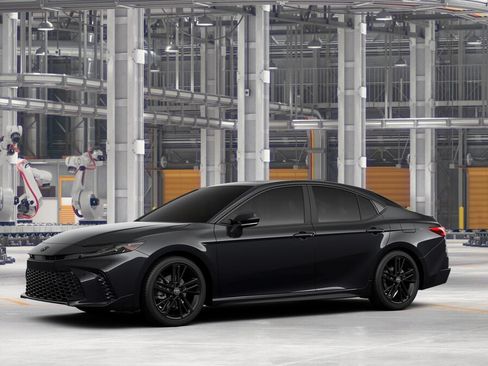 New 2026 Toyota Camry Hybrid FWD image 2