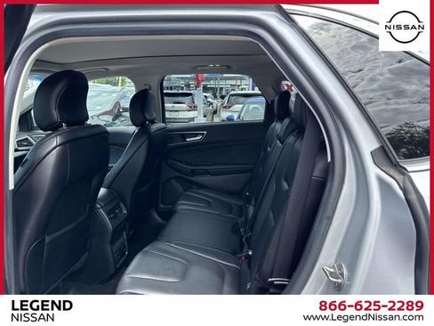 Used 2019 Ford Edge Titanium w/ Equipment Group 301A AWD/4WD image 10