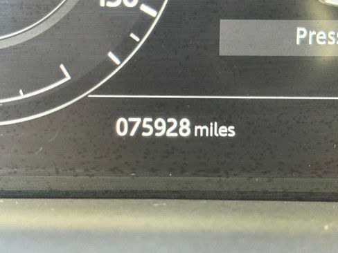 Used 2020 Land Rover Range Rover HSE image 35