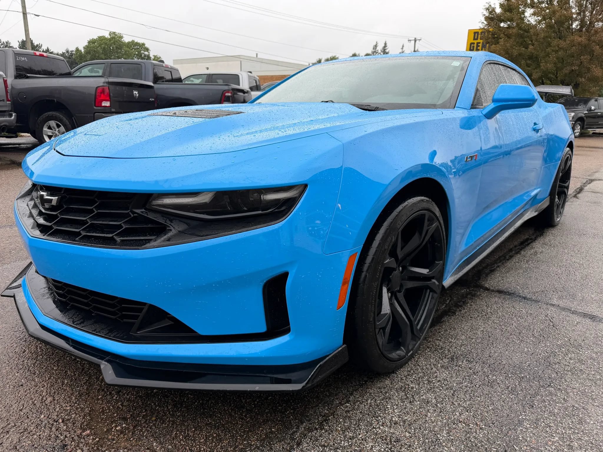 Used 2022 Chevrolet Camaro LT w/ Technology Package RWD image 4
