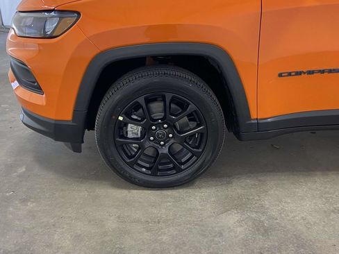 Used 2026 Jeep Compass Latitude AWD/4WD image 7