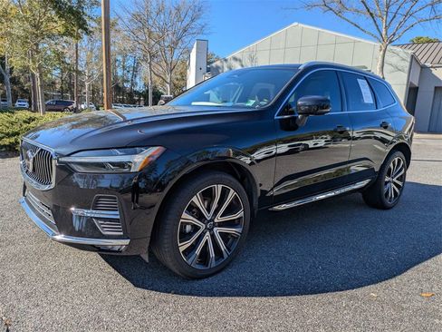 Certified 2023 Volvo XC60 B5 Ultimate w/ Protection Package Premier image 8