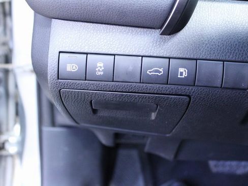 Used 2018 Toyota Camry XSE image 13