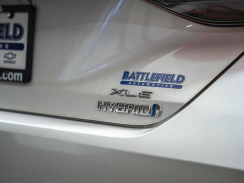 Used 2020 Toyota Avalon XLE w/ Moonroof Package image 8