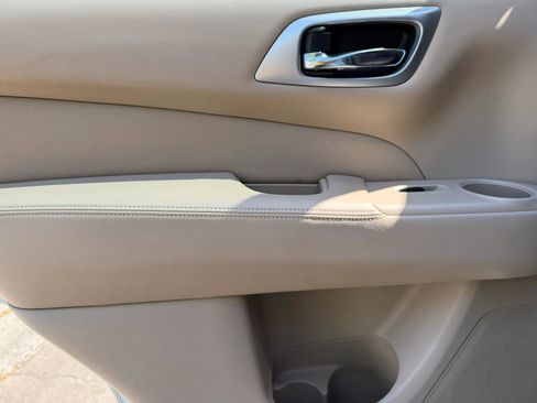 Used 2019 Nissan Pathfinder SL w/ SL Premium Package image 11