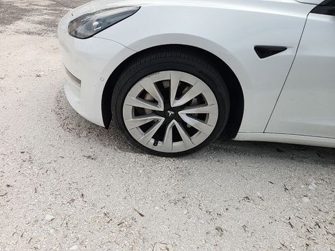 Used 2021 Tesla Model 3 Long Range image 9